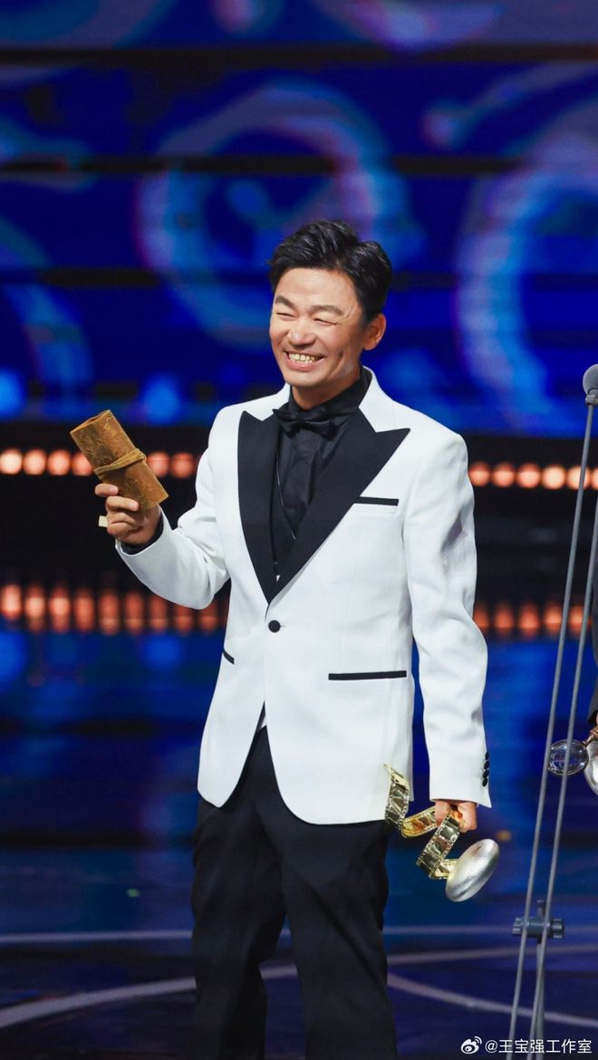 乐鱼电竞在线平台-最受关注：王强表现抢眼，荣获本场最佳球员称号！的简单介绍