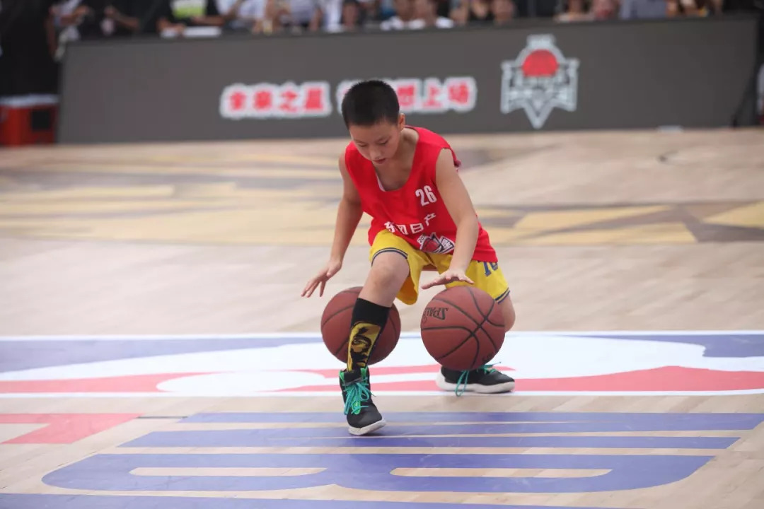 LEYU乐鱼体育官方网站-包含未来之星：青少年冠军的成长故事的词条