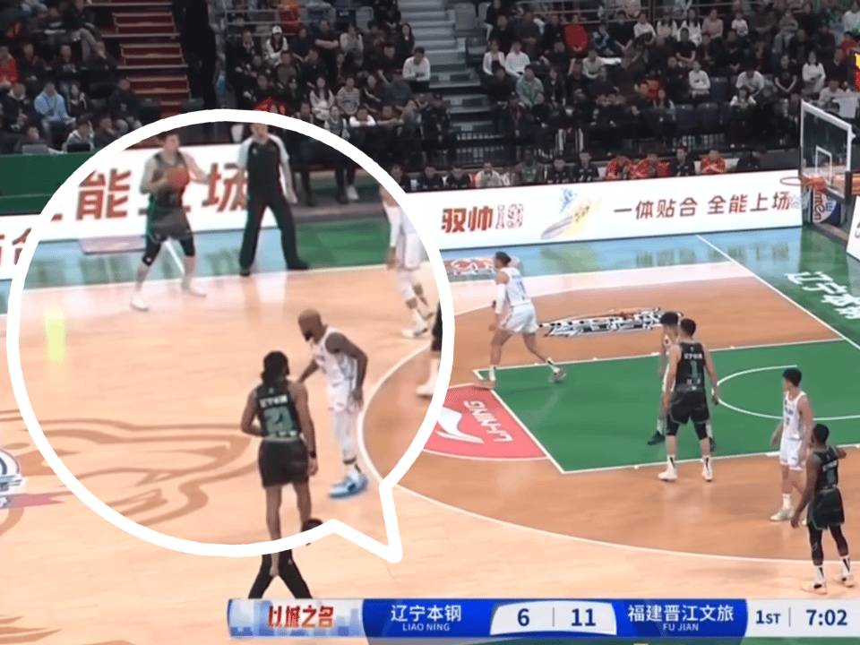 乐鱼（LEYU）体育-【规则深入】裁判如何应对比赛中的争议犯规？