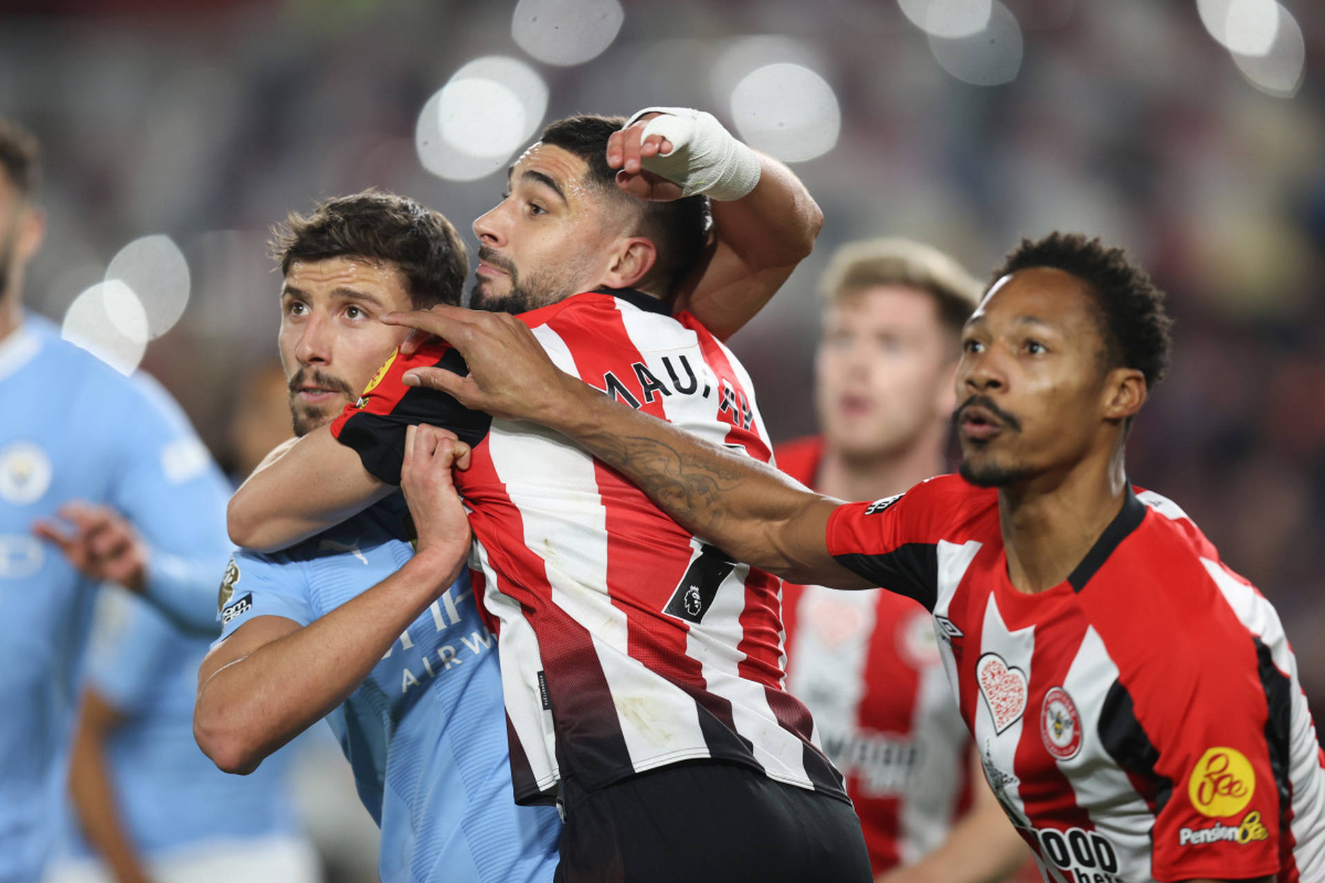 APP下载 LY Sports-英超高比分对决，精彩进球如雨点般落下的简单介绍